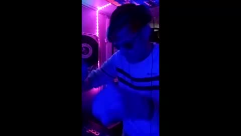 SeanPatrick online show from April 21, 2:51 am