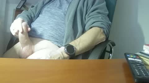 Snapshot of hpeter111 chatting on February 8, 7:27 pm Peter online show from February 8, 7:27 pm