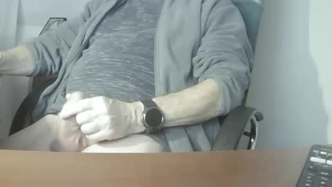 Snapshot of hpeter111 chatting on January 27, 8:17 pm Peter online show from January 27, 8:17 pm