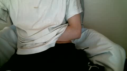 Snapshot of hug_me chatting on October 28, 10:50 am Keanu online show from October 28, 10:50 am