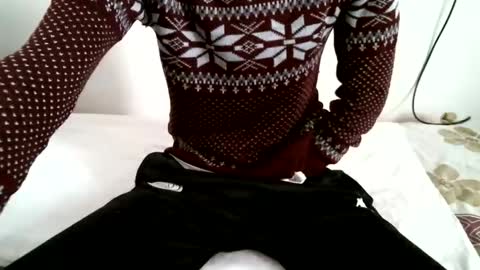 Snapshot of hug_me chatting on January 26, 12:01 pm Keanu online show from January 26, 12:01 pm