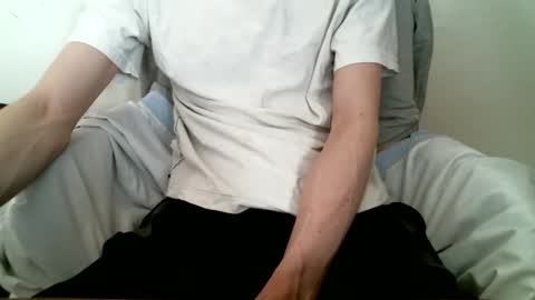 Snapshot of hug_me chatting on October 6, 12:32 pm Keanu online show from October 6, 12:32 pm