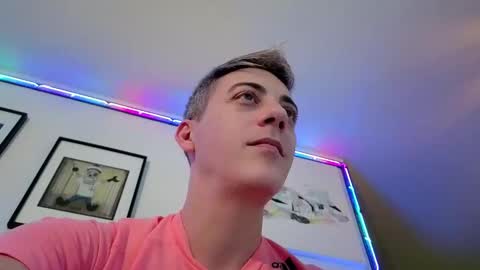 Hugo online show from December 3, 9:43 pm