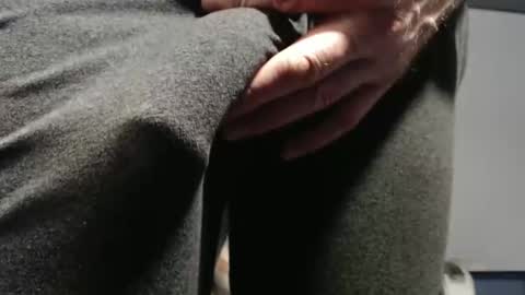 Snapshot of hung_hot_fit10 chatting on October 15, 9:11 pm Big uncut cock dripping online show from October 15, 9:11 pm