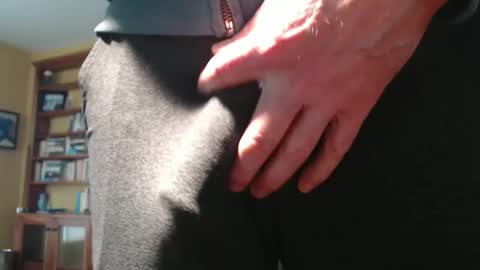 Snapshot of hung_hot_fit10 chatting on February 16, 9:48 pm Big uncut cock dripping online show from February 16, 9:48 pm