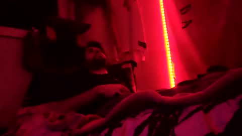 hungholden online show from April 7, 9:42 am