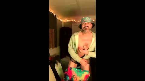 hungitalian40 online show from April 5, 3:03 am