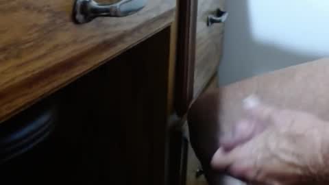 hungsofine online show from May 6, 10:32 pm