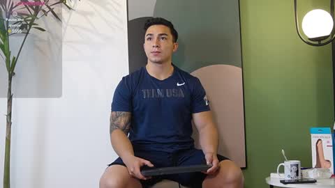 hunk_ryan online show from February 17, 12:59 pm