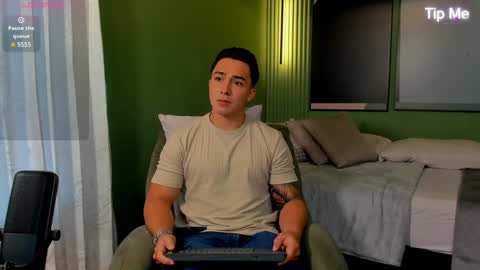 hunk_ryan online show from January 17, 5:10 pm