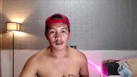 hunkylloyd online show from March 2, 5:08 am