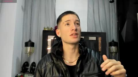 hunterheat_ online show from April 16, 12:16 pm