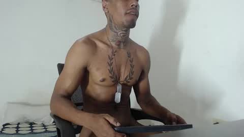 hunting_blondes online show from March 30, 9:16 pm