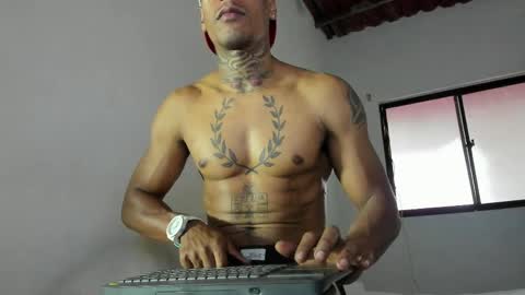 hunting_blondes online show from April 11, 8:34 pm