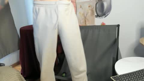 hyper_muse online show from March 26, 2:32 pm