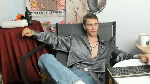 hyper_muse online show from March 28, 1:11 pm