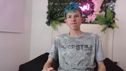 iam_lukas__ online show from October 12, 4:06 am