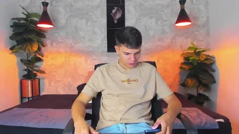 ian_jacob online show from April 10, 8:38 pm