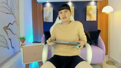 Ian  online show from April 7, 1:11 pm