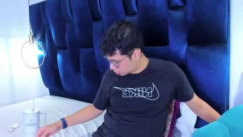 ian_yin online show from March 21, 5:00 am