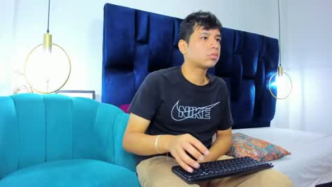 ian_yin online show from March 18, 4:15 am