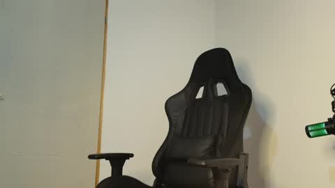 Ian Andersson online show from April 4, 7:55 pm