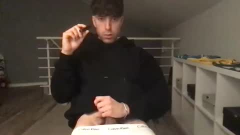 Snapshot of icyninesix chatting on December 17, 3:17 am icyninesix online show from December 17, 3:17 am