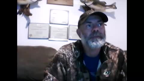 Snapshot of idkwhyidothis348732 chatting on December 9, 12:31 pm idkwhyidothis348732 online show from December 9, 12:31 pm