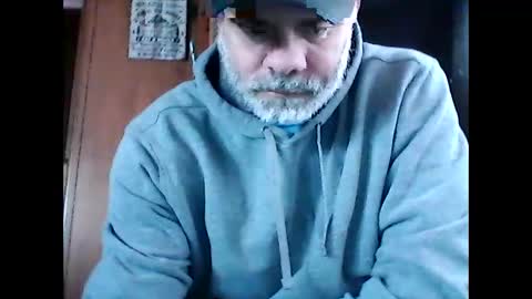 Snapshot of idkwhyidothis348732 chatting on March 1, 2:23 pm idkwhyidothis348732 online show from March 1, 2:23 pm