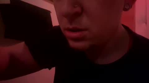 iknowuslut online show from April 7, 8:03 am