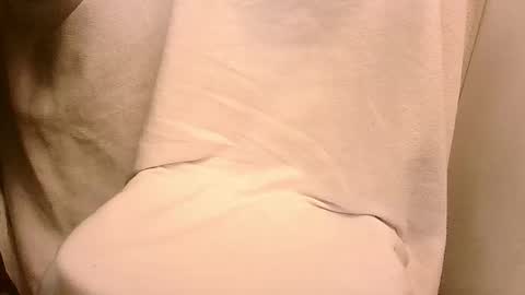 illubricat online show from January 3, 7:27 am