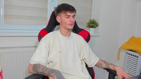 Snapshot of illusions888 chatting on December 15, 9:42 pm D-Illusion online show from December 15, 9:42 pm