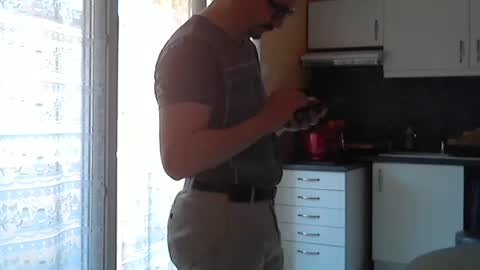 ilovecuteguy79 online show from April 5, 6:32 am