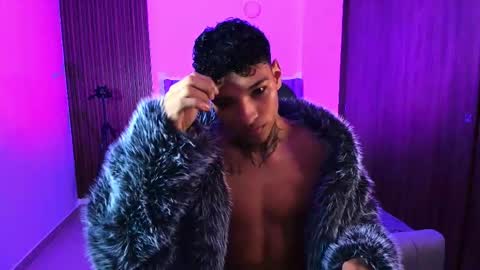 im_usuga online show from April 16, 8:03 am