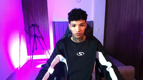 im_usuga online show from April 6, 11:33 am