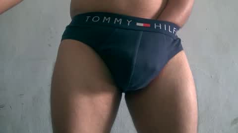 imanimal online show from January 28, 8:04 am