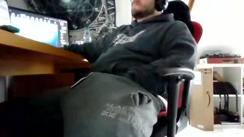 Snapshot of imaqtipie chatting on December 2, 10:16 am Marv online show from December 2, 10:16 am