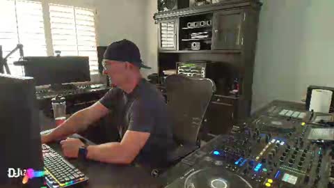 DJ Azra online show from June 9, 1:29 am