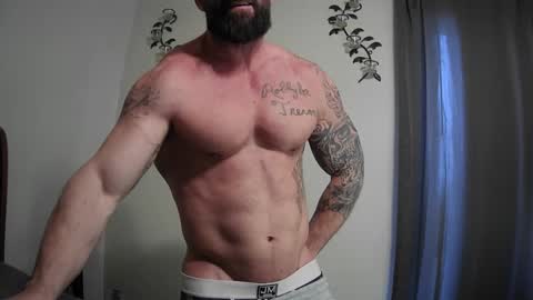 Snapshot of imnewherelollol chatting on February 12, 3:27 pm Majordadbod101 online show from February 12, 3:27 pm