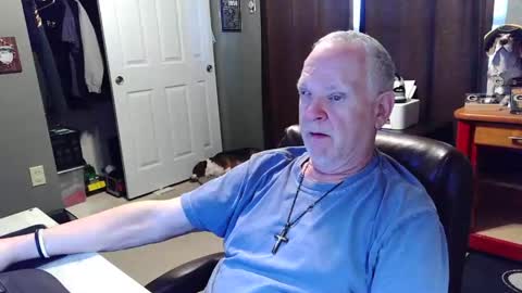 Papa online show from November 18, 7:50 pm