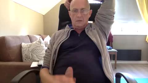 insignia20 online show from September 23, 8:35 am