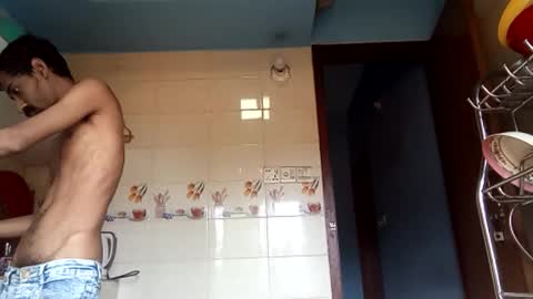 interne8famous online show from April 16, 7:52 am