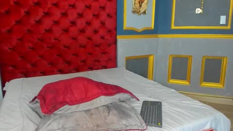 isaac_grimm online show from March 5, 8:43 am