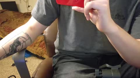 Snapshot of isaac_sheffield chatting on January 10, 11:18 pm isaac online show from January 10, 11:18 pm