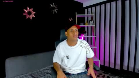 Snapshot of isaacblack_ chatting on October 16, 5:15 am IsaacBlack online show from October 16, 5:15 am