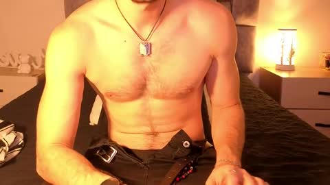 isaacblaze  online show from May 20, 4:41 am