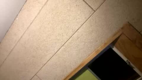 isakdanielsen online show from October 18, 4:39 am