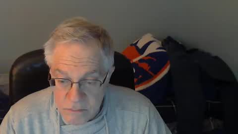 islesman22 online show from January 1, 11:40 pm