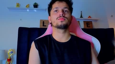 Issac online show from March 18, 3:42 am