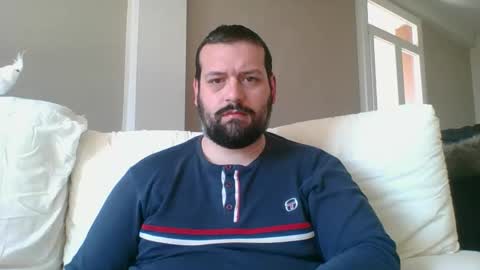 italianbigboy932 online show from April 3, 9:17 am